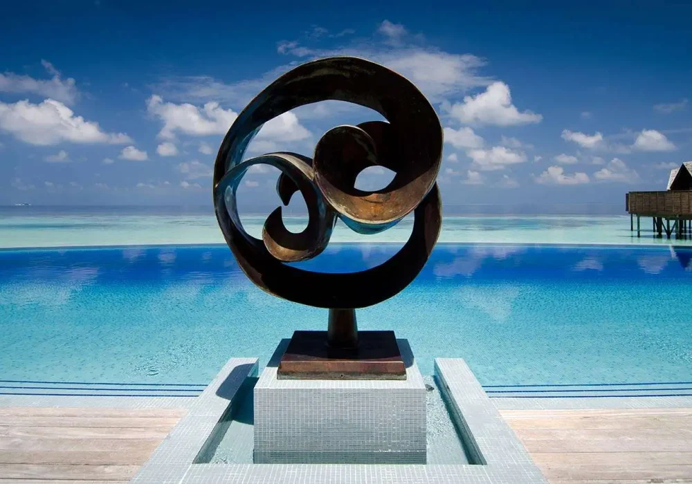 aqva-bar-pool